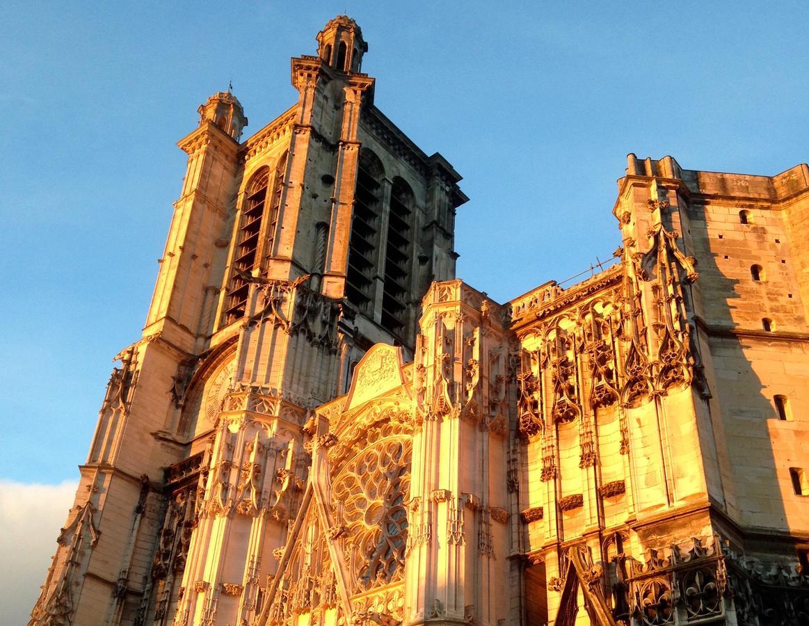 مبيت وإفطار تروي Le Jardin De La Cathedrale المظهر الخارجي الصورة